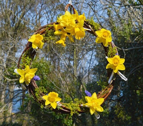 daffodil-wreath